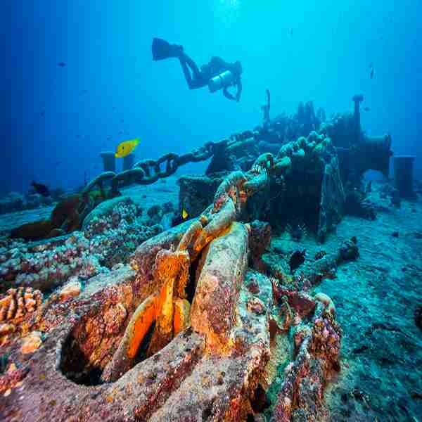 Thistlegorm-deck-shutterstock